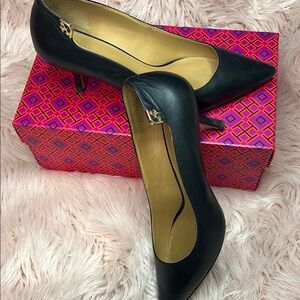 Elegant Black Leather Women's Pumps